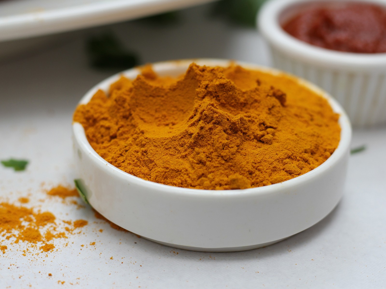 Can turmeric whiten your teeth?